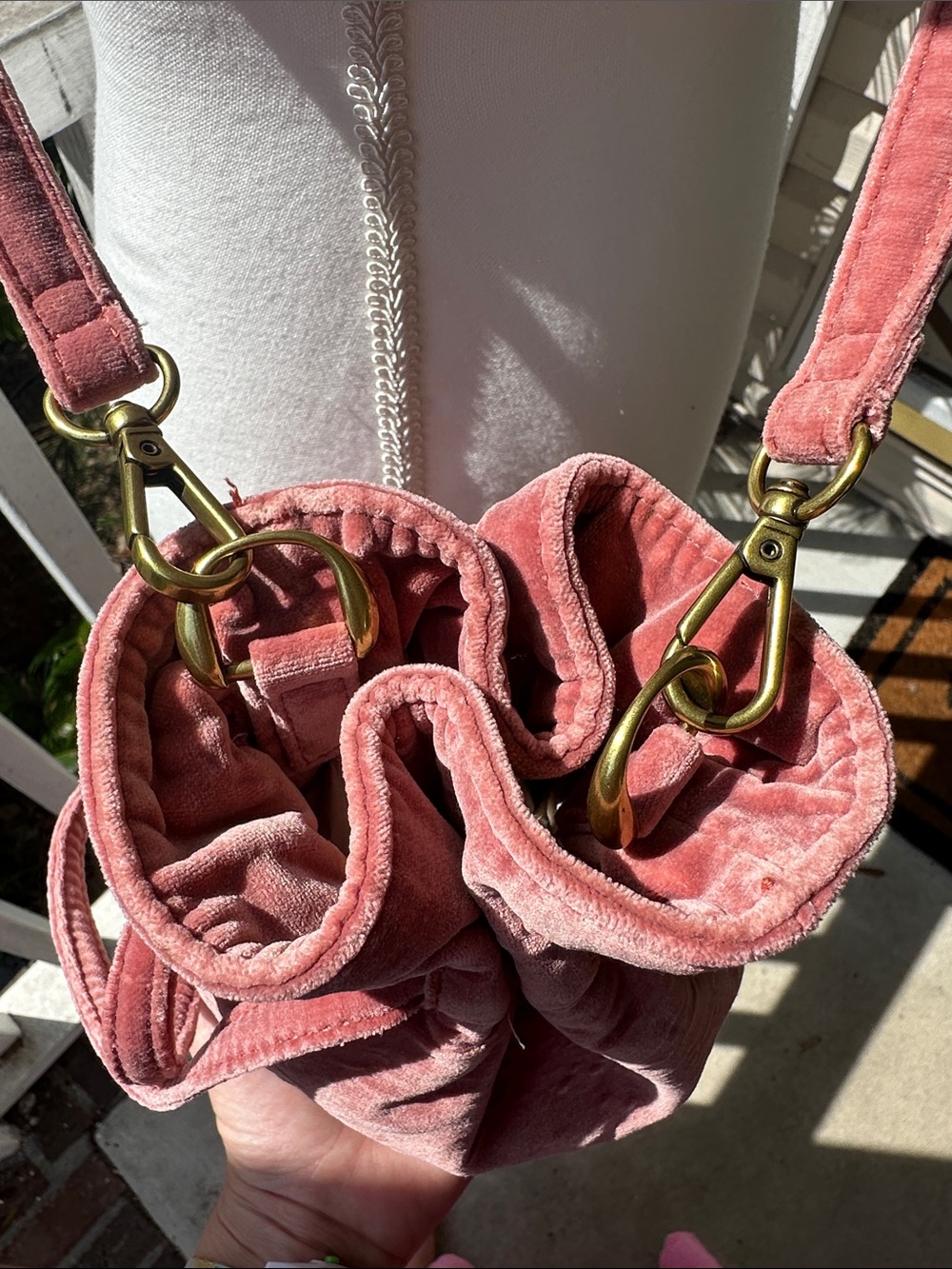 Madewell Velvet Drawstring Mini Bag in Dusty Rose - Picture 4 of 6
